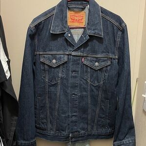 Levi's Men's Classic Denim Jacket (M)